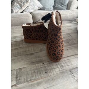 Time and Tru Womens Leopard Genuine Leather Micro Mini Boots Brown WMTT25CJ229 7